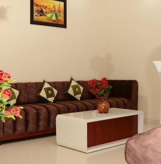 Отель Meera Mahal