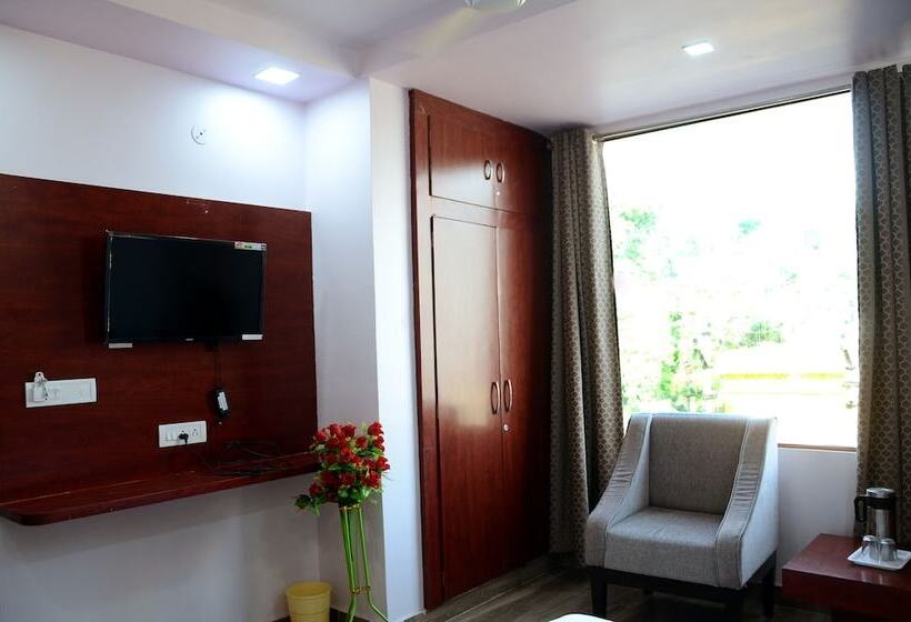 Отель Meera Mahal