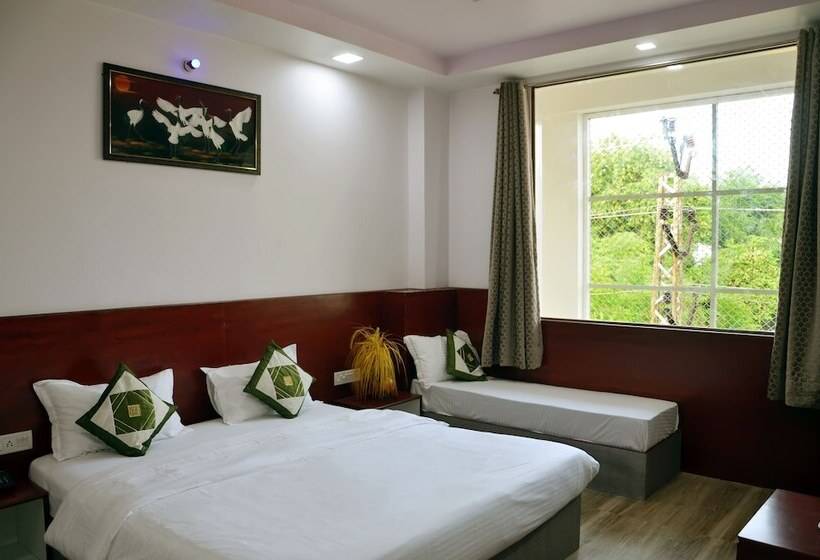 Отель Meera Mahal