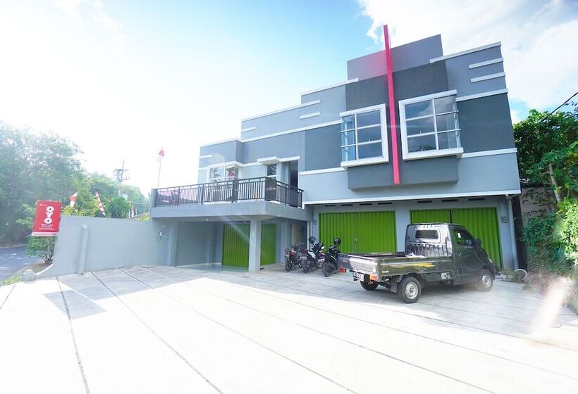 فندق Reddoorz At Lapangan Bandara Sam Ratulangi Manado