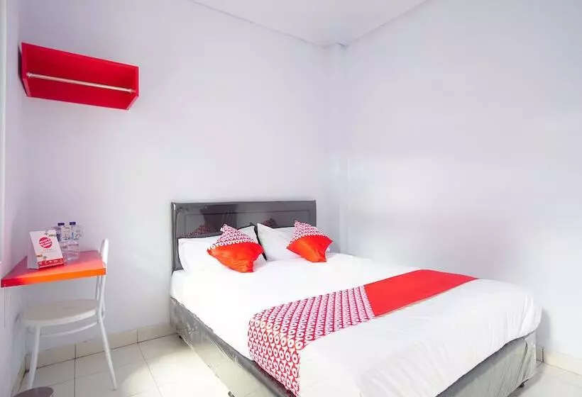 هتل Reddoorz At Lapangan Bandara Sam Ratulangi Manado