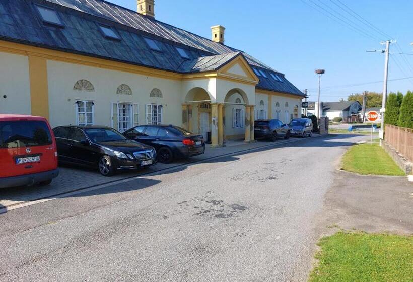 بنسيون Majerovský Kaštieľ