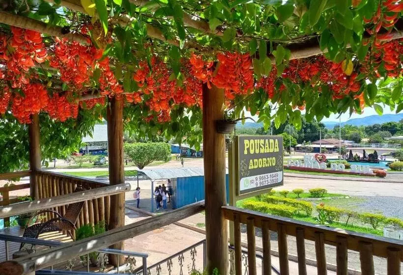 ペンション Pousada Adorno