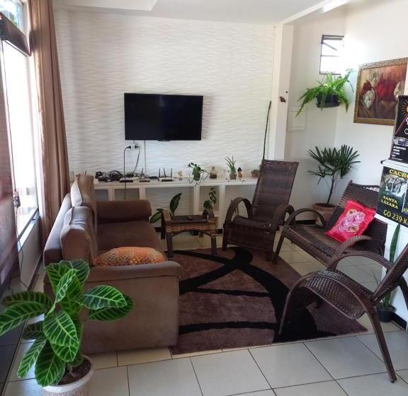 פנסיון Pousada Adorno