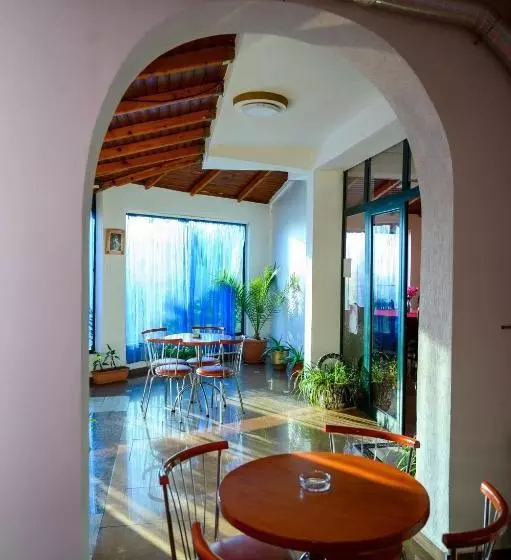 هتل Joni Restaurant