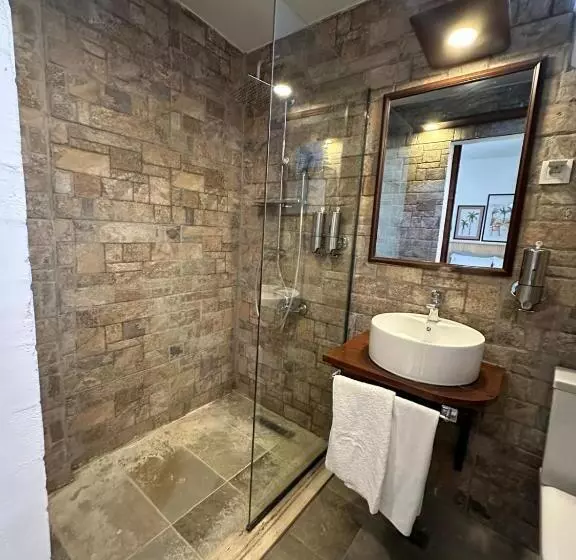 ペンション Monk Island Guesthouse