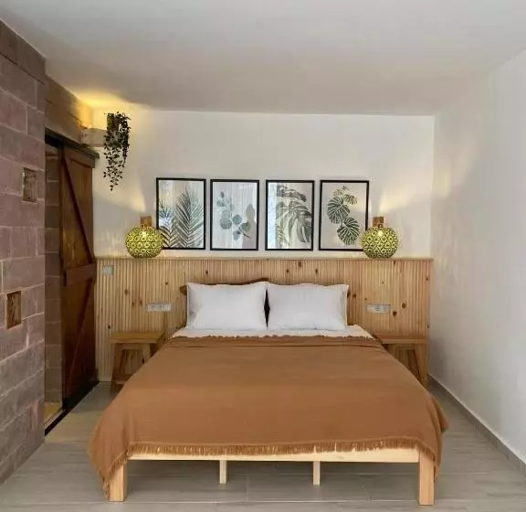 ペンション Monk Island Guesthouse