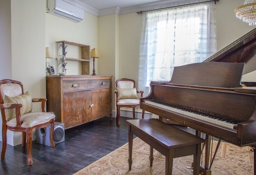 فندق صغير Auberge Québe Issime