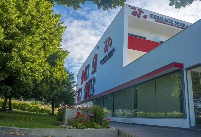 تختخواب و صبحانه Terrace Serra