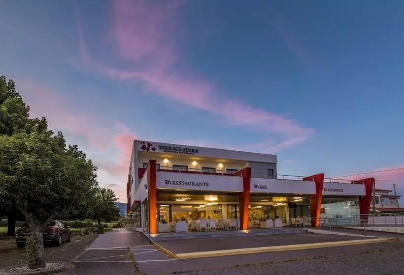 تختخواب و صبحانه Terrace Serra