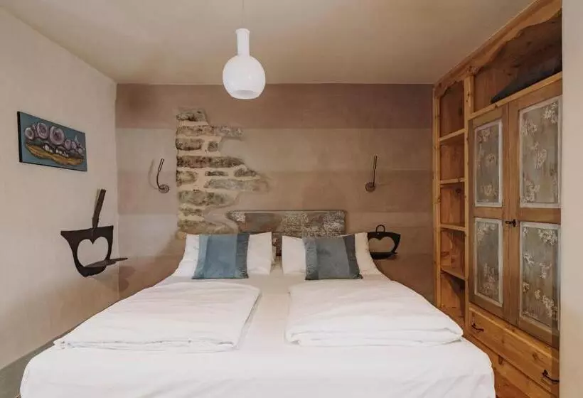 Majatalo Au Coeur Du Village Chambres D Hôtes & Spa