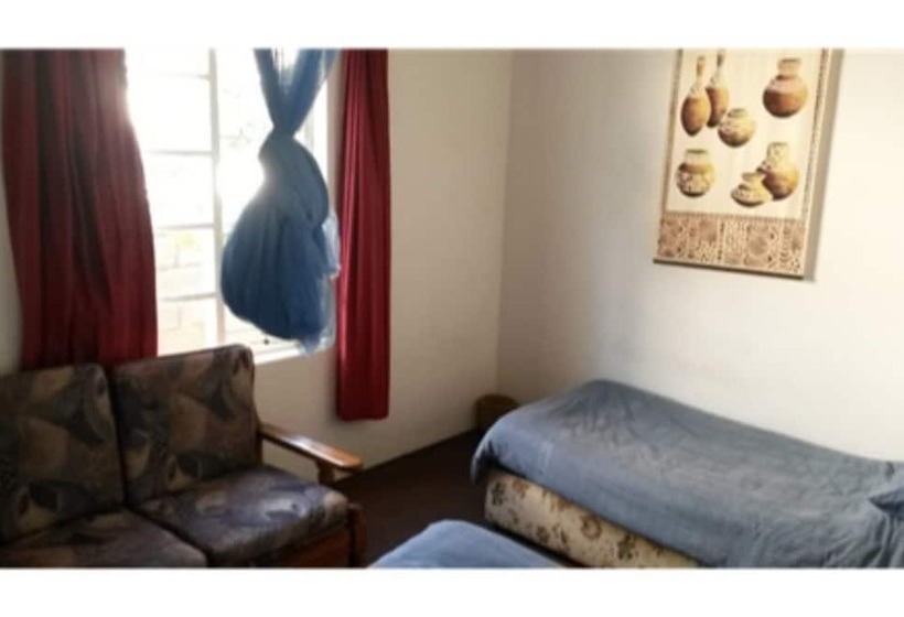 هاستل Ann Bruce S Backpackers