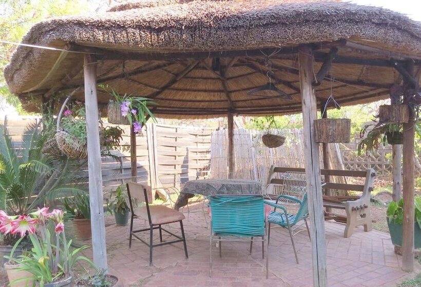 هاستل Ann Bruce S Backpackers