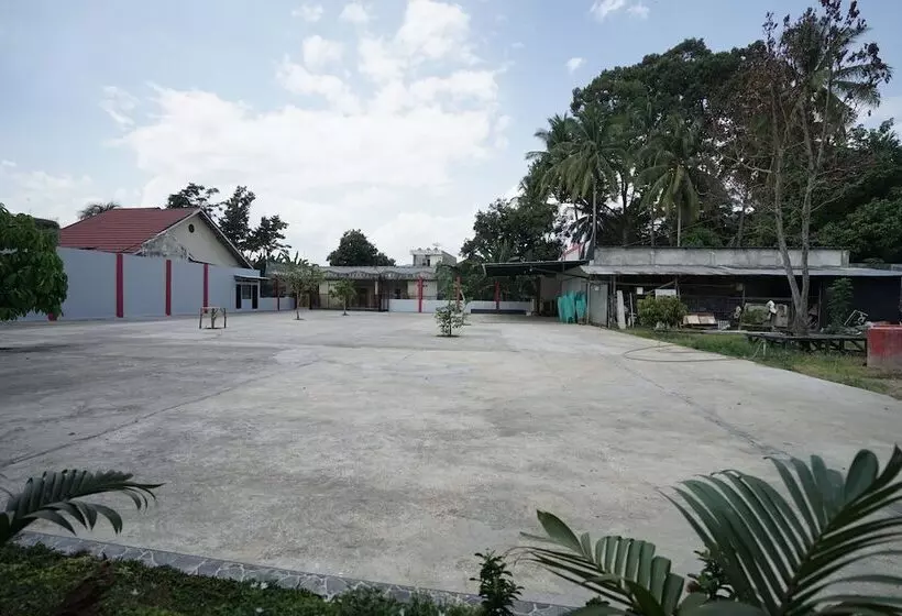 ホテル Oyo 1253 Wismakito Syariah