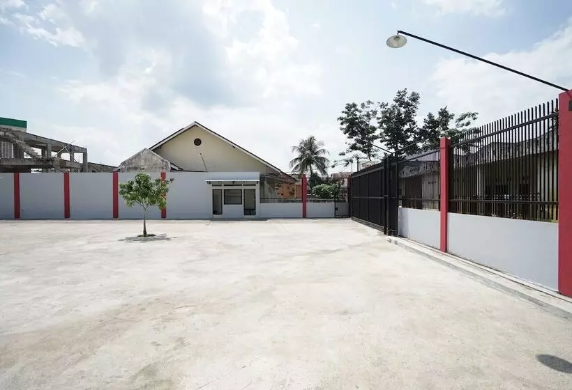 ホテル Oyo 1253 Wismakito Syariah