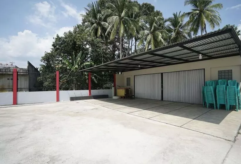 ホテル Oyo 1253 Wismakito Syariah