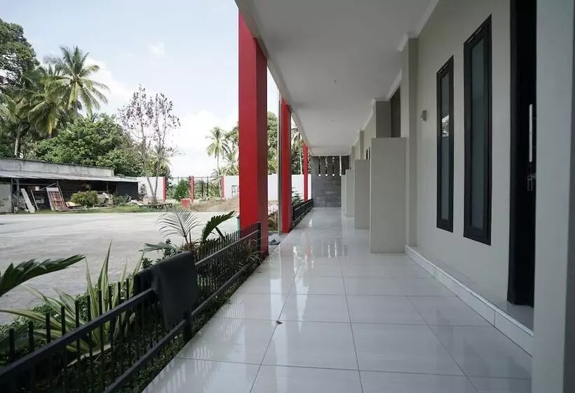 ホテル Oyo 1253 Wismakito Syariah