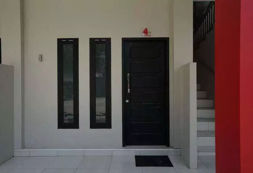 ホテル Oyo 1253 Wismakito Syariah