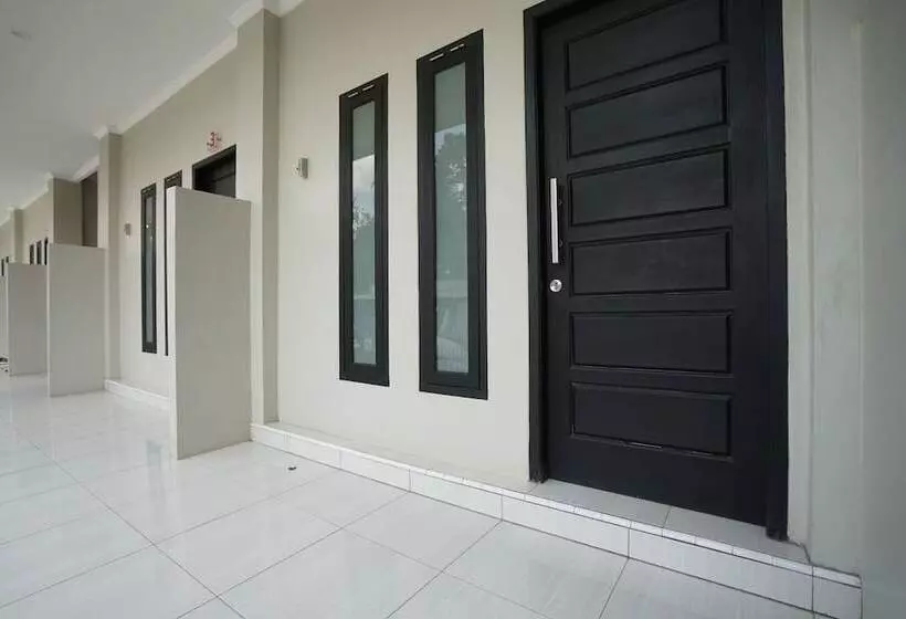 ホテル Oyo 1253 Wismakito Syariah