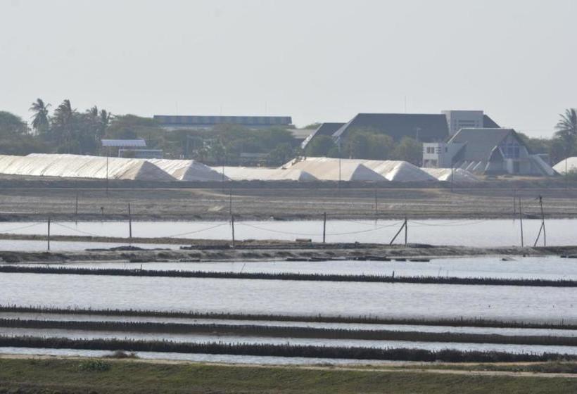 בית מלון כפרי Samren Restaurant And Guest House