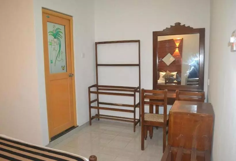 هتل Samren Restaurant And Guest House