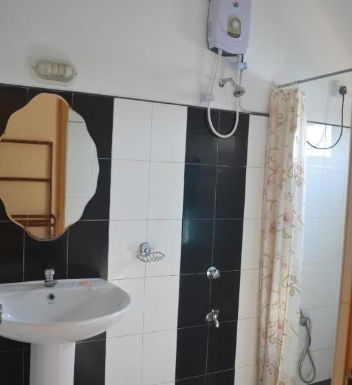 בית מלון כפרי Samren Restaurant And Guest House