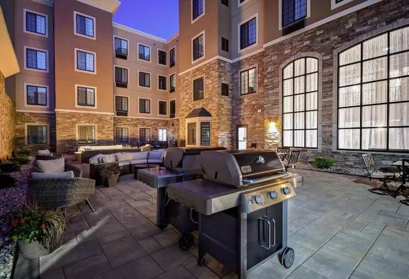 ホテル Staybridge Suites   Holland By Ihg