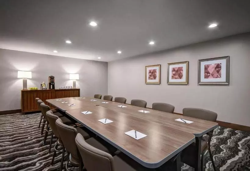 ホテル Staybridge Suites   Holland By Ihg