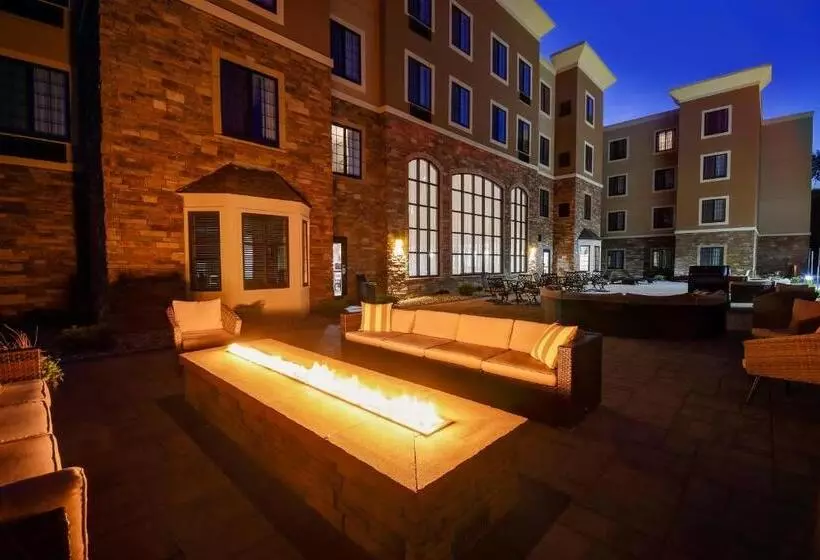 ホテル Staybridge Suites   Holland By Ihg