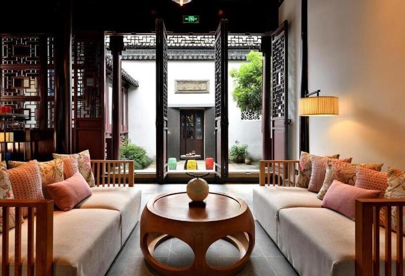בית מלון כפרי Blossom House Suzhou Tanhuafu