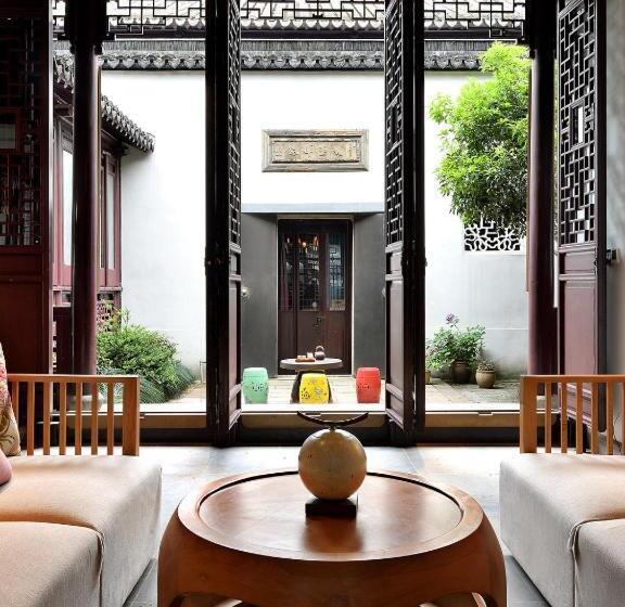 בית מלון כפרי Blossom House Suzhou Tanhuafu