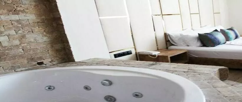 هتل Grand Boss Suit