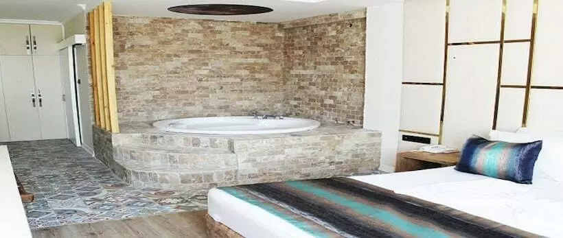 هتل Grand Boss Suit