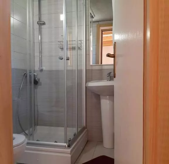 پانسیون Balabani Local Stay