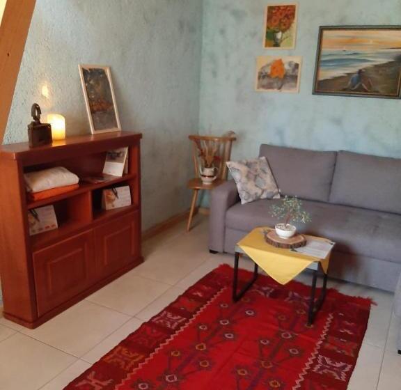 پانسیون Balabani Local Stay