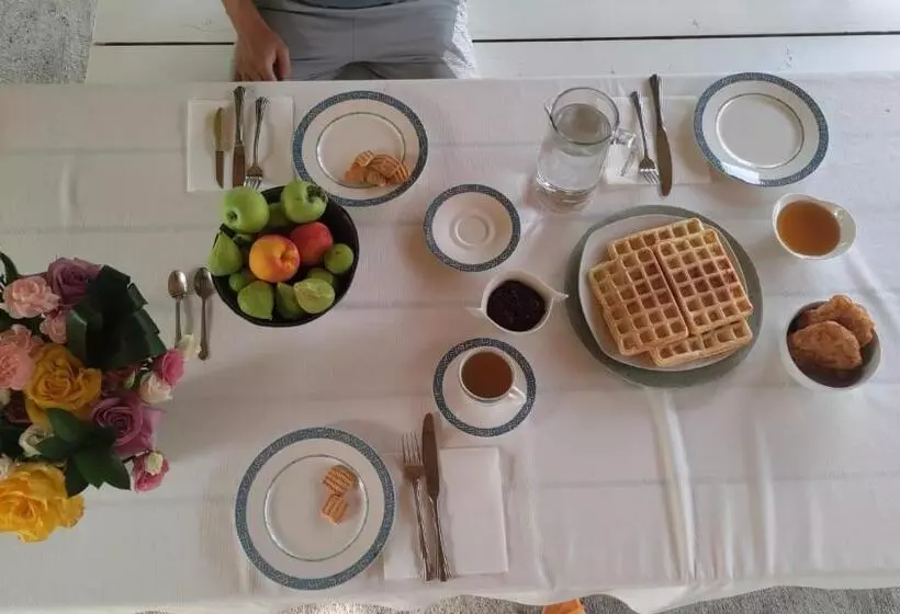 پانسیون Balabani Local Stay