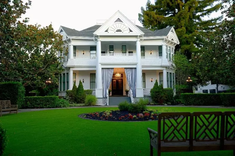 Bed and Breakfast The White House Napa Valley