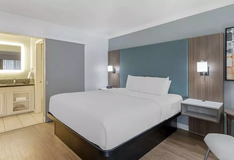 ホテル Best Western Plus Riviera