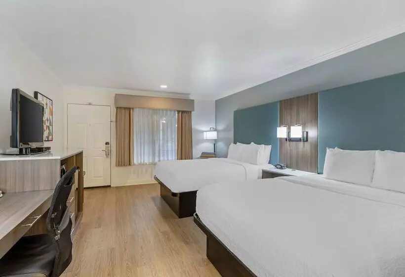 ホテル Best Western Plus Riviera