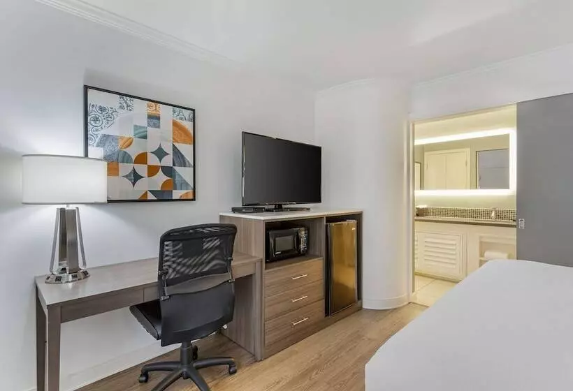 ホテル Best Western Plus Riviera