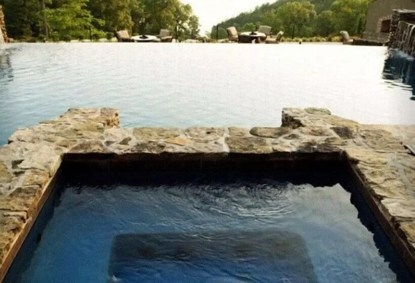 فندق Big Cedar Lodge