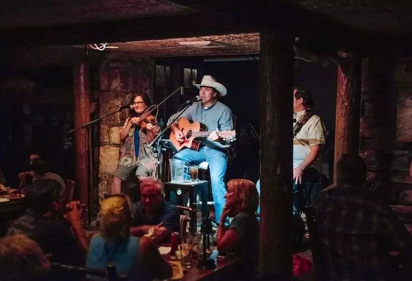 فندق Big Cedar Lodge