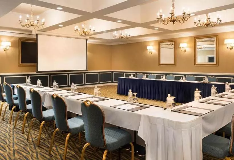 Отель Boardwalk Inn