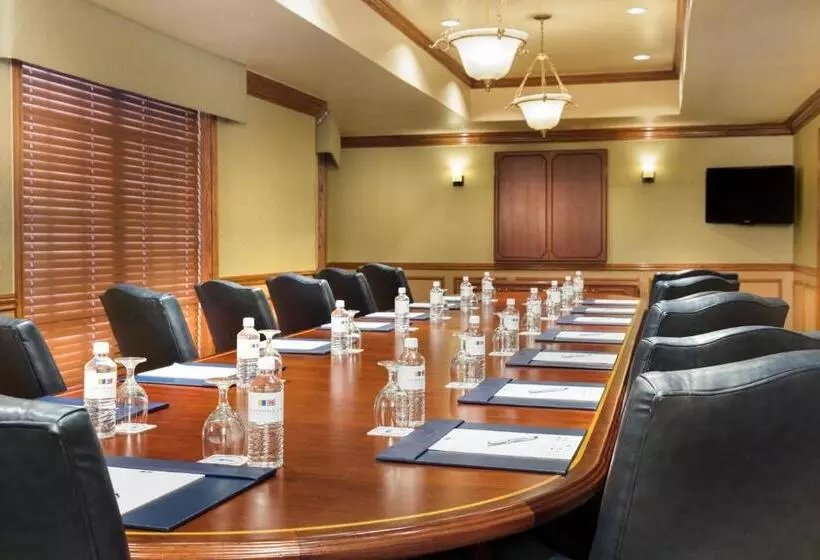 Отель Boardwalk Inn