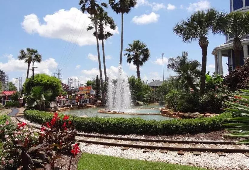 Отель Boardwalk Inn