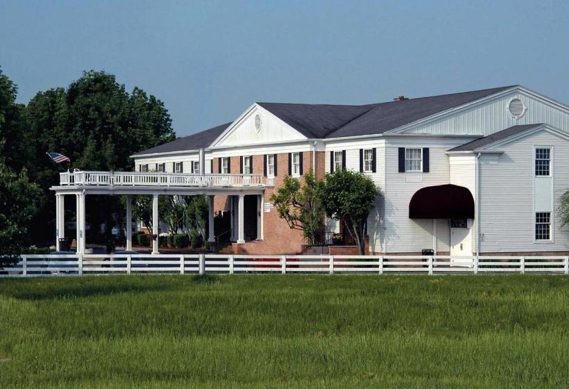 בית מלון כפרי Breckinridge Inn