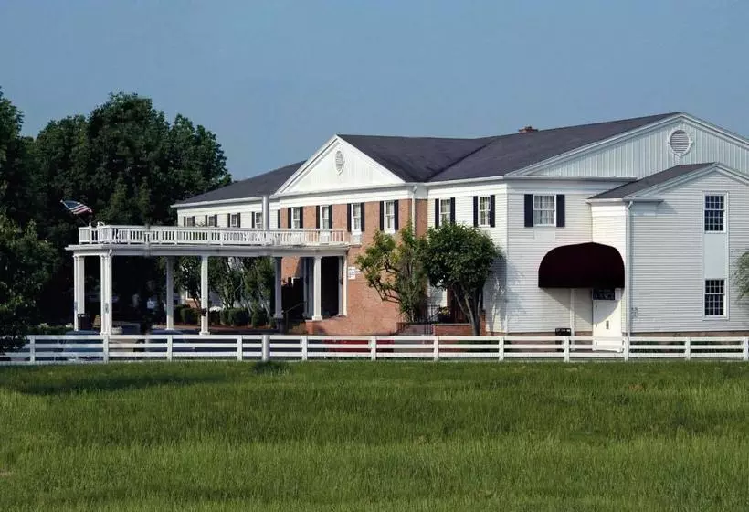 בית מלון כפרי Breckinridge Inn