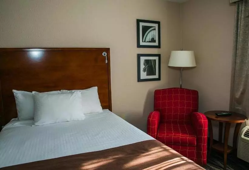 בית מלון כפרי Breckinridge Inn