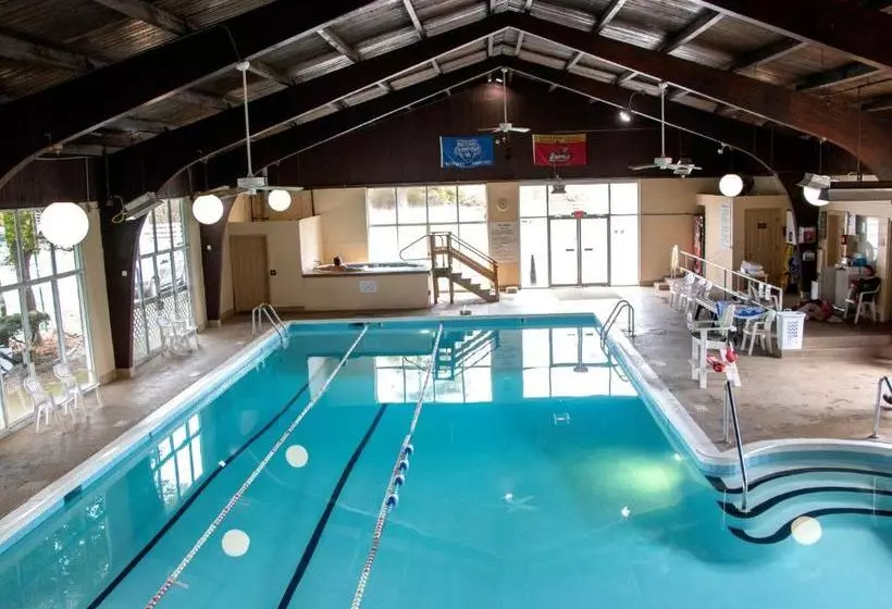 בית מלון כפרי Breckinridge Inn