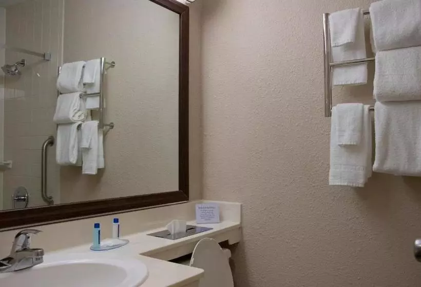 בית מלון כפרי Breckinridge Inn